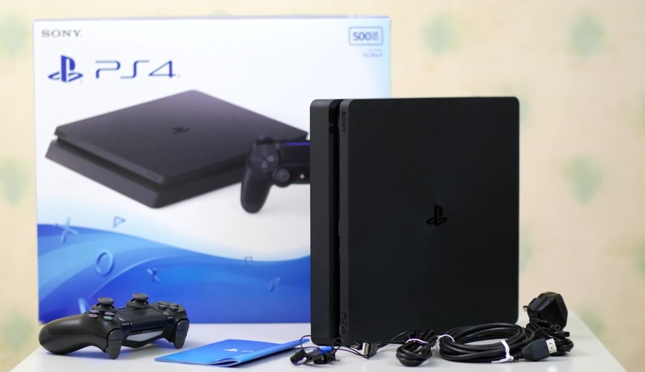 PS4slim 500GB 背面パドル、マイク、ソフトなどのオマケあり-