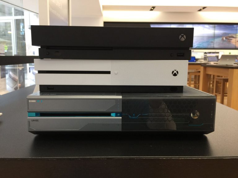 Xbox One X / Xbox One S / Xbox Oneの本体を並べると？ | GAMEKO